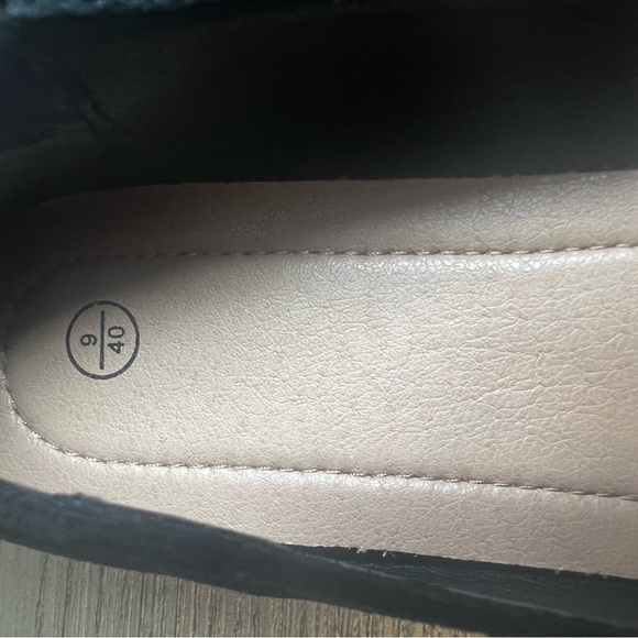 Women’s Pointy Toed Loafer - Picture 5 of 5